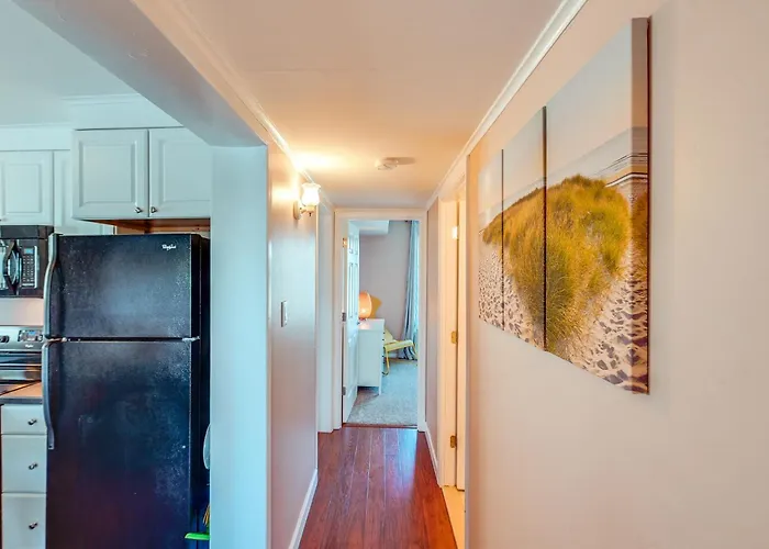Bay-view Escape W/ Private Balcony In Ocean Holiday home *
