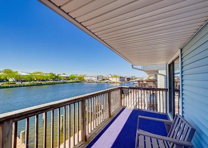 Holiday home Bay-view Escape W/ Private Balcony In Ocean *