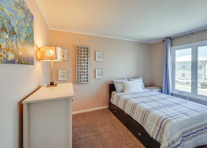 Holiday home Bay-view Escape W/ Private Balcony In Ocean *